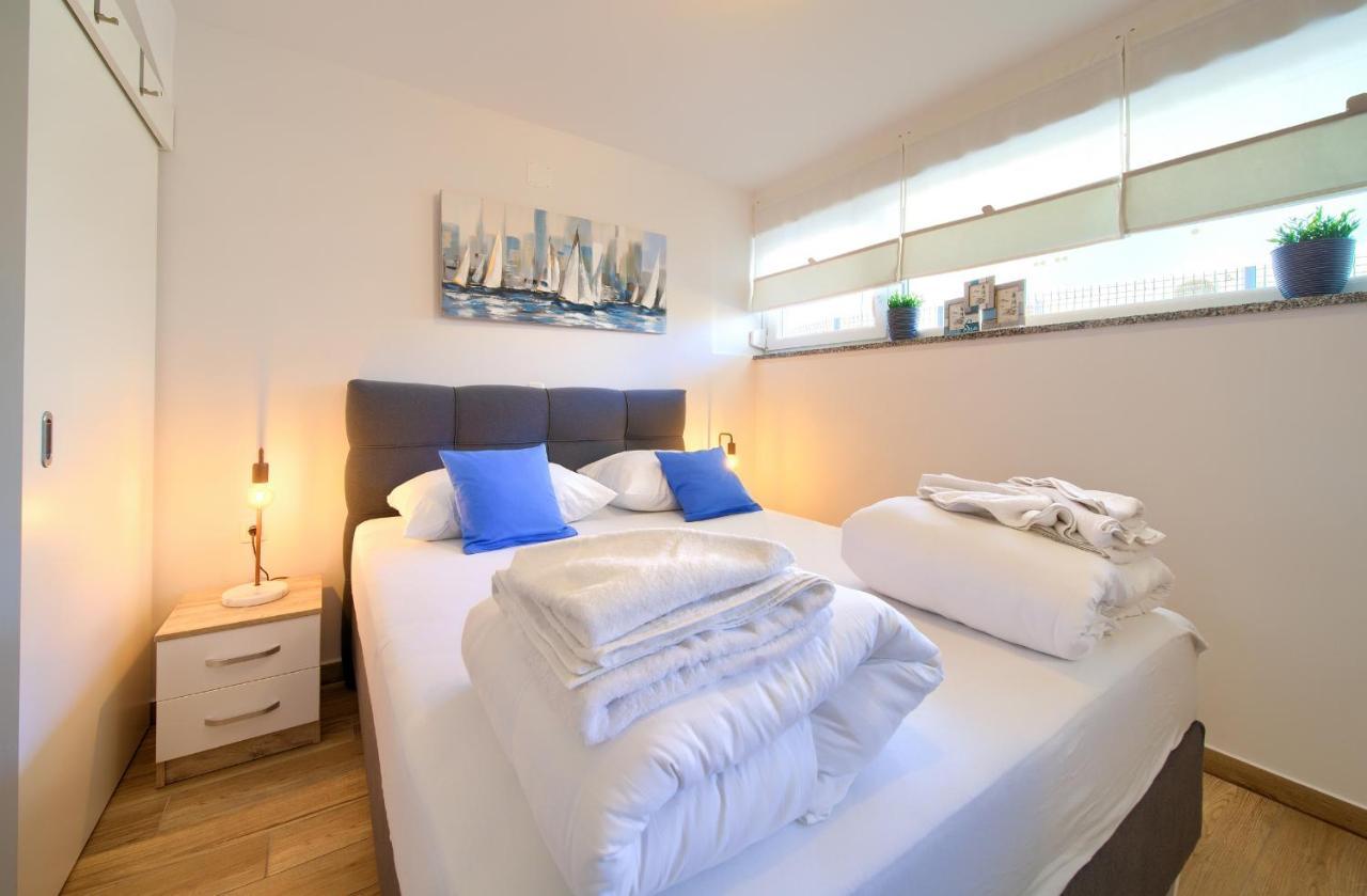 Villa Solis Lacus Modern Apartment - Private Heated Pool - Smart Tv Sky X - Free Parking Njivice Kültér fotó