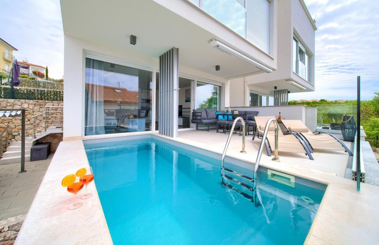 Villa Solis Lacus Modern Apartment - Private Heated Pool - Smart Tv Sky X - Free Parking Njivice Kültér fotó