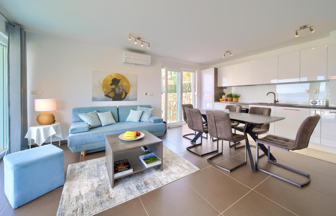 Villa Solis Lacus Modern Apartment - Private Heated Pool - Smart Tv Sky X - Free Parking Njivice Kültér fotó