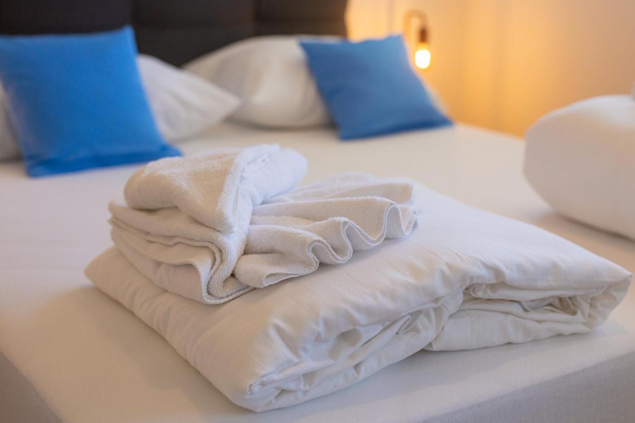 Villa Solis Lacus Modern Apartment - Private Heated Pool - Smart Tv Sky X - Free Parking Njivice Kültér fotó