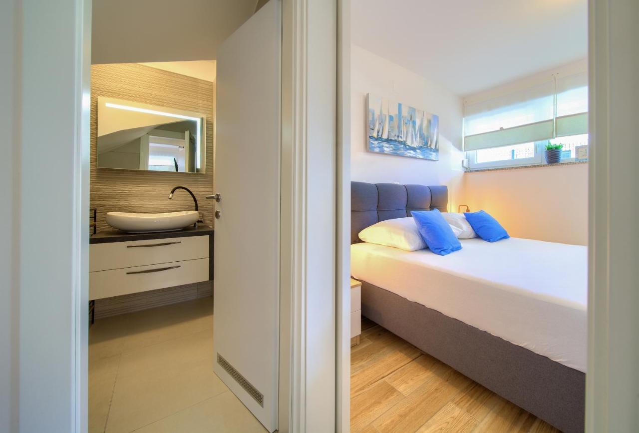 Villa Solis Lacus Modern Apartment - Private Heated Pool - Smart Tv Sky X - Free Parking Njivice Kültér fotó